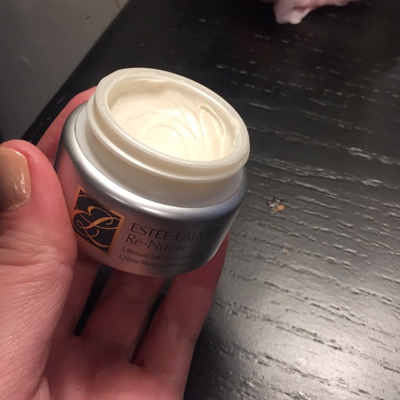 Estée Lauder Re-nutriv eye cream - Picture 4 of 5